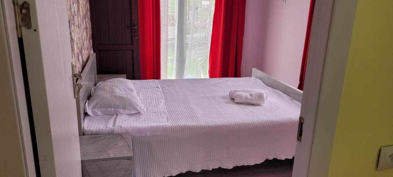 Guest House Guli メスティア エクステリア 写真