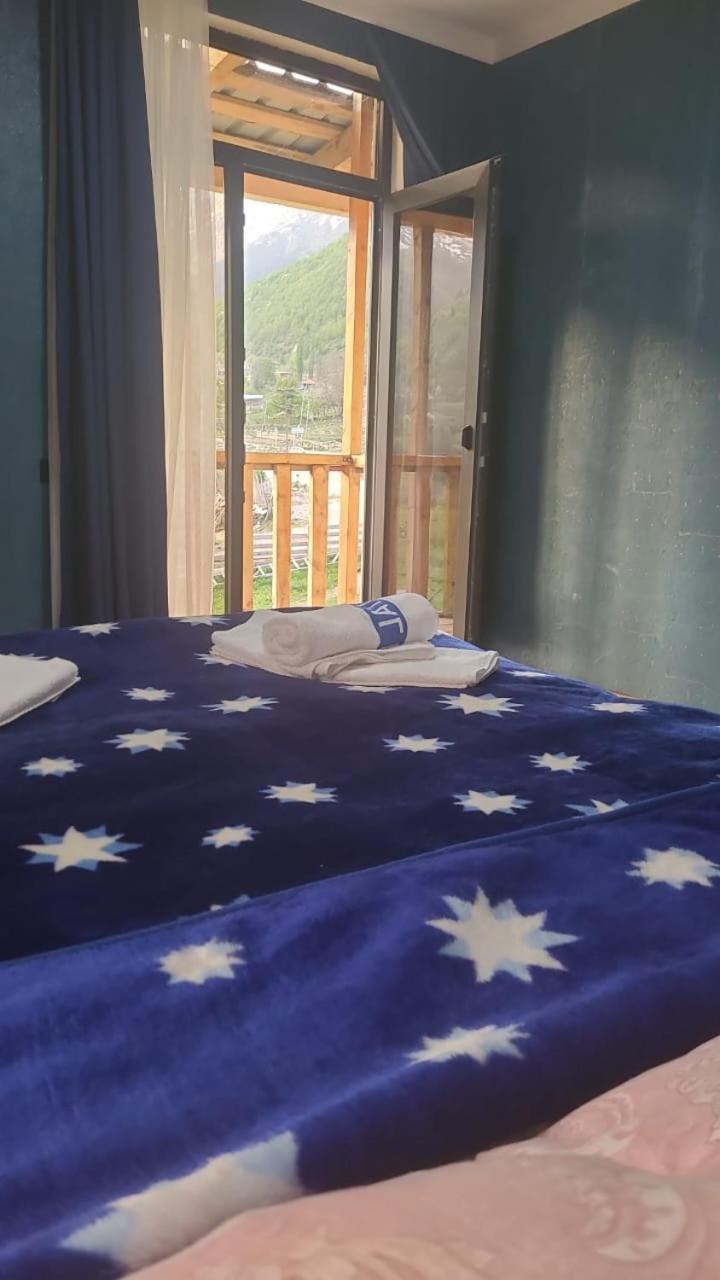Guest House Guli メスティア エクステリア 写真