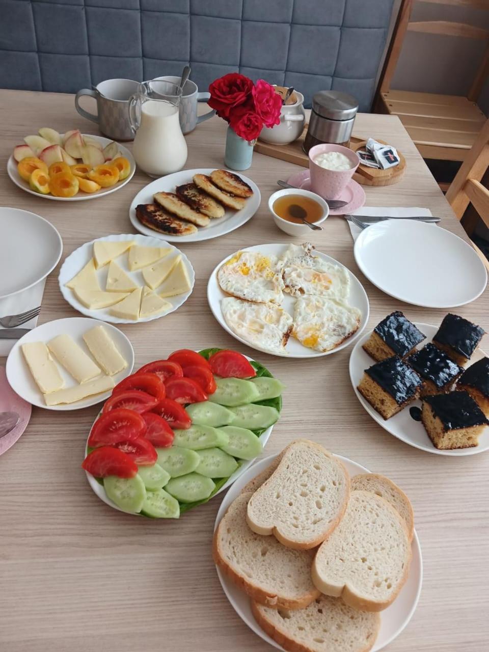 Guest House Guli メスティア エクステリア 写真