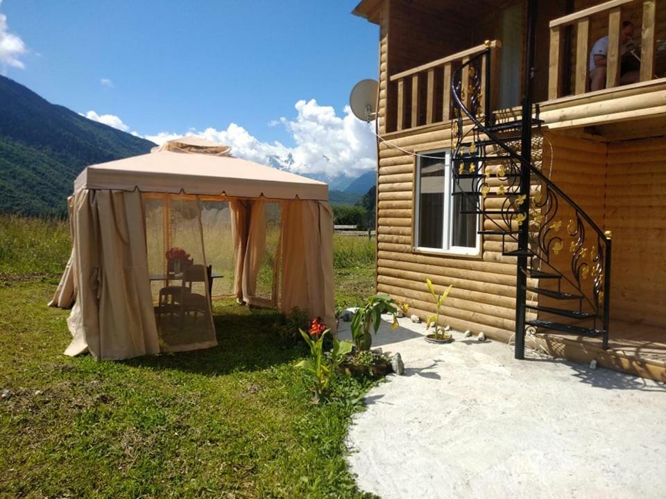 Guest House Guli メスティア エクステリア 写真